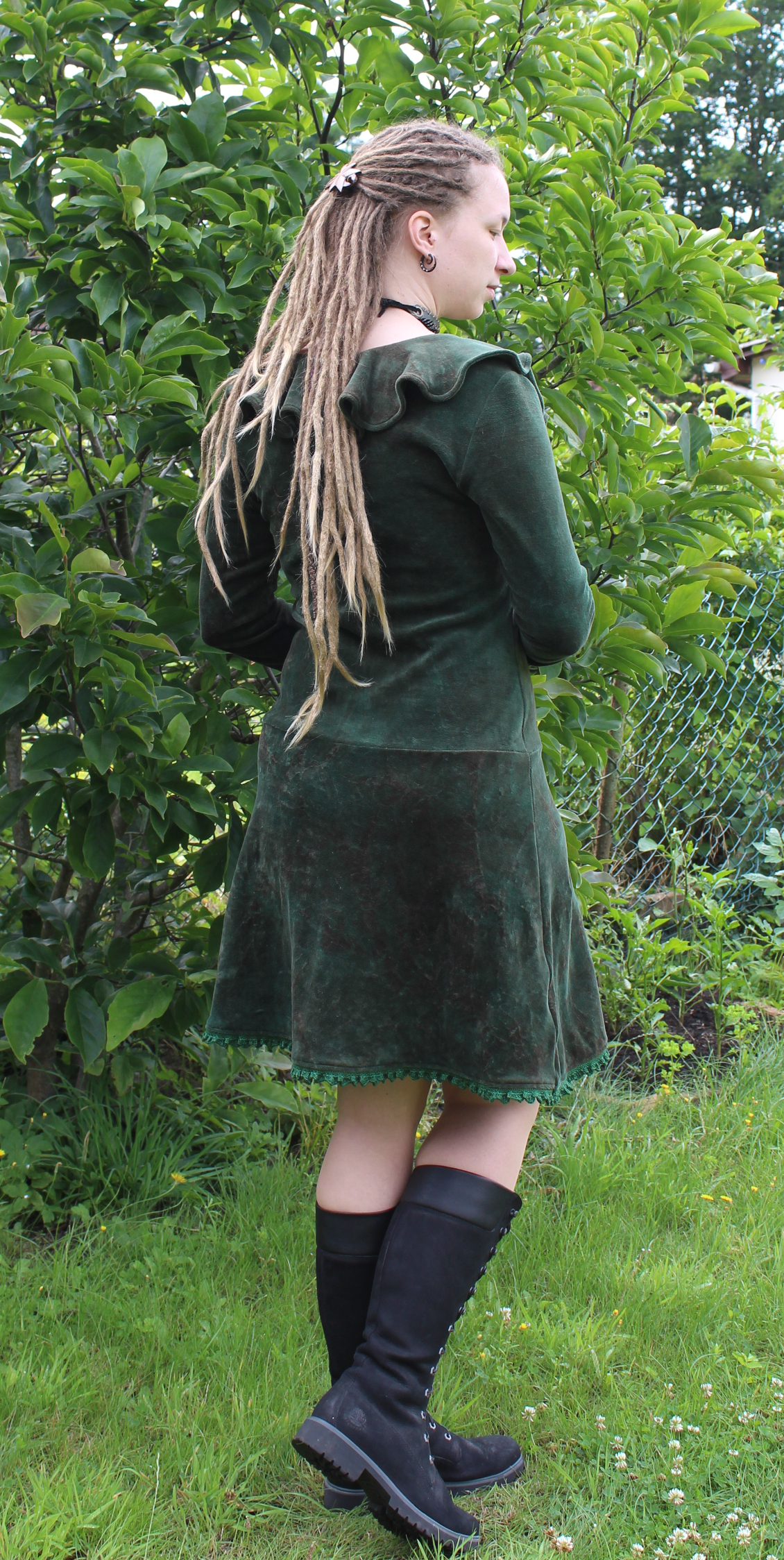 Nicky Samt Kleid Dragon in Grün/Braun gebatikt