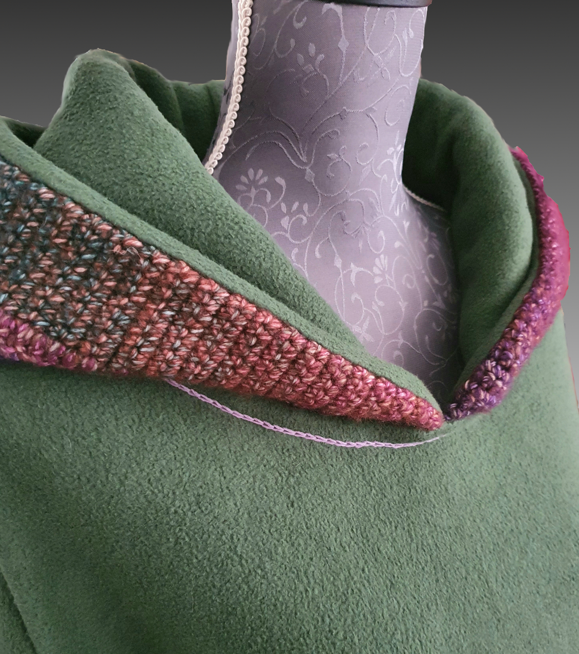 Hoodie Ellia mit Häkelkapuze