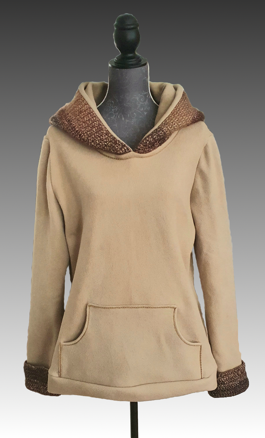 Hoodie Carasande mit Häkelkapuze